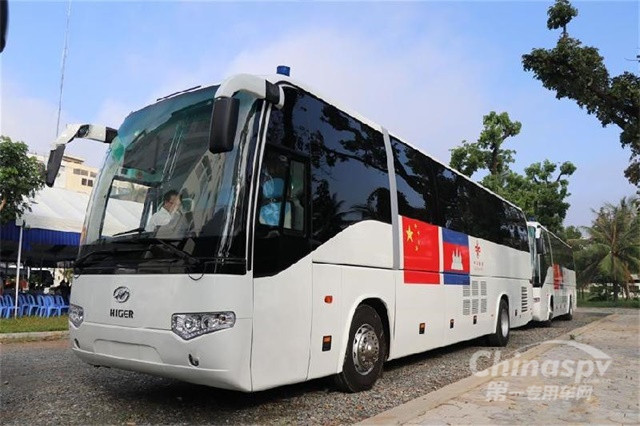 首批20輛海格援柬流動(dòng)診所醫(yī)療車