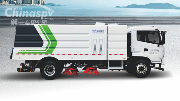 抑塵防霾小標(biāo)兵，宇通環(huán)衛(wèi)18t濕式掃路車(chē)強(qiáng)力出擊
