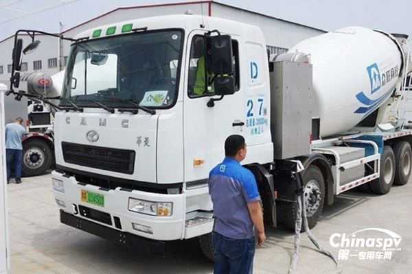 星馬電動(dòng)攪拌車