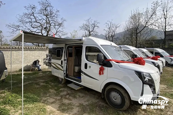 東風(fēng)御風(fēng)V9+房車新品品鑒會(huì)在陜西西安隆重舉行