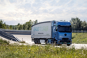 戴姆勒IAA2024：聚焦碳中和長途運(yùn)輸，梅賽德斯-奔馳eActros 600預(yù)計(jì)11月實(shí)現(xiàn)量產(chǎn)