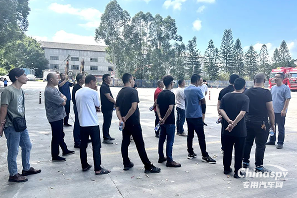 10輛東風(fēng)危化牽引車交付 福建區(qū)域深耕細(xì)分市場見成效