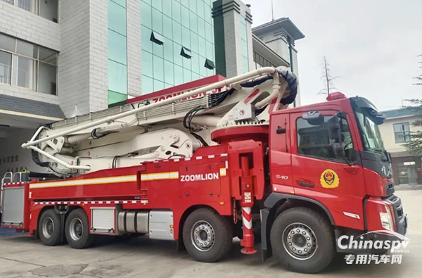 中聯(lián)重科50米大跨距舉高噴射消防車正式“落戶”沾益消防