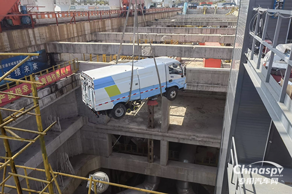 勞模工匠“跨界”合作擦出火花， 交大神舟定制“掃路神器”助企解難題