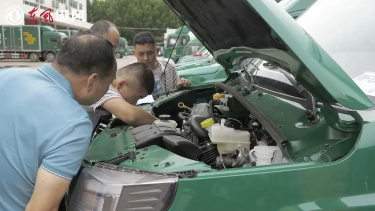 東風(fēng)御風(fēng)郵政車西安首批交付，為中國郵政快運(yùn)速度再添助力！