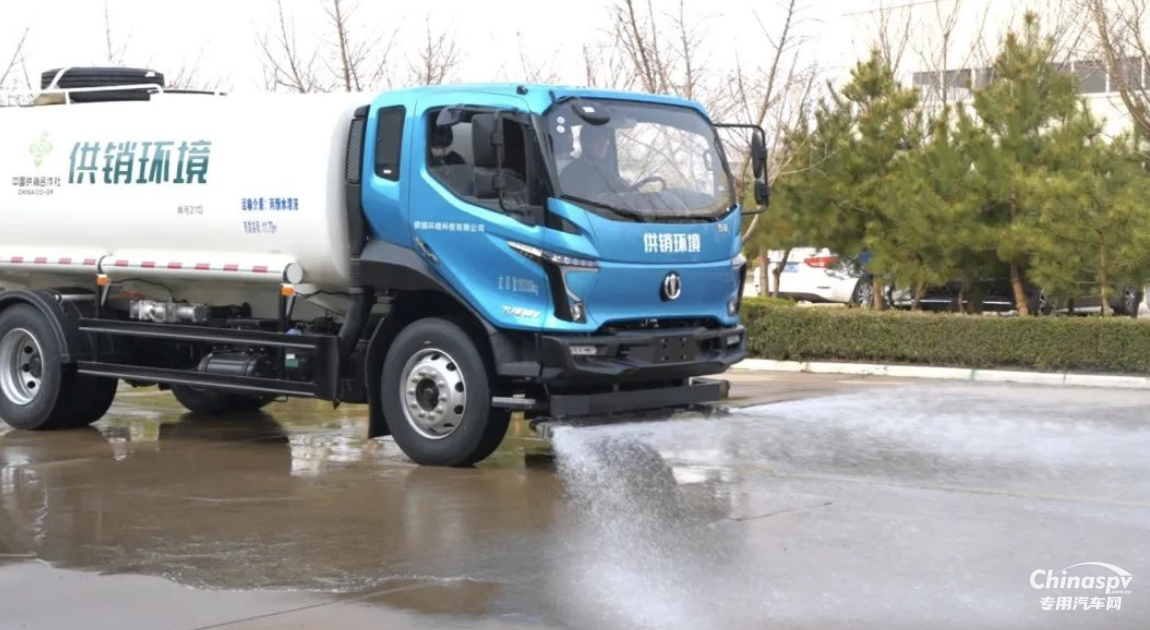  綠化噴灑車中的王牌 五征環(huán)保科技15方綠化噴灑車！