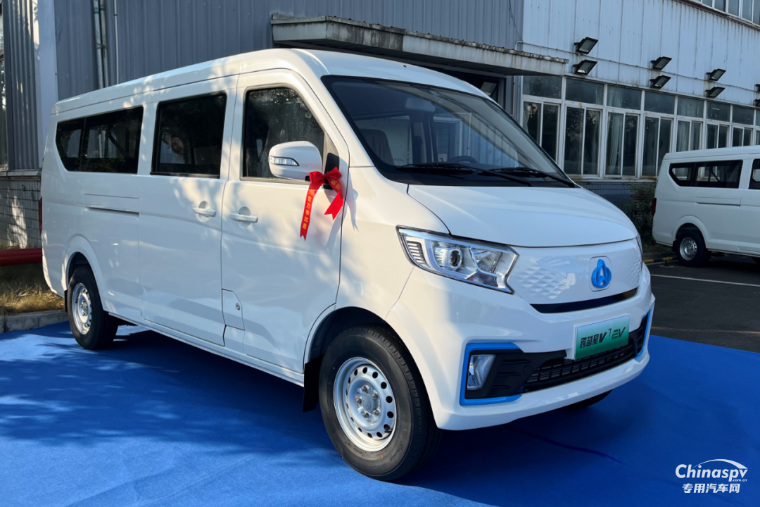 長安跨越星V7EV長續(xù)航版新車下線