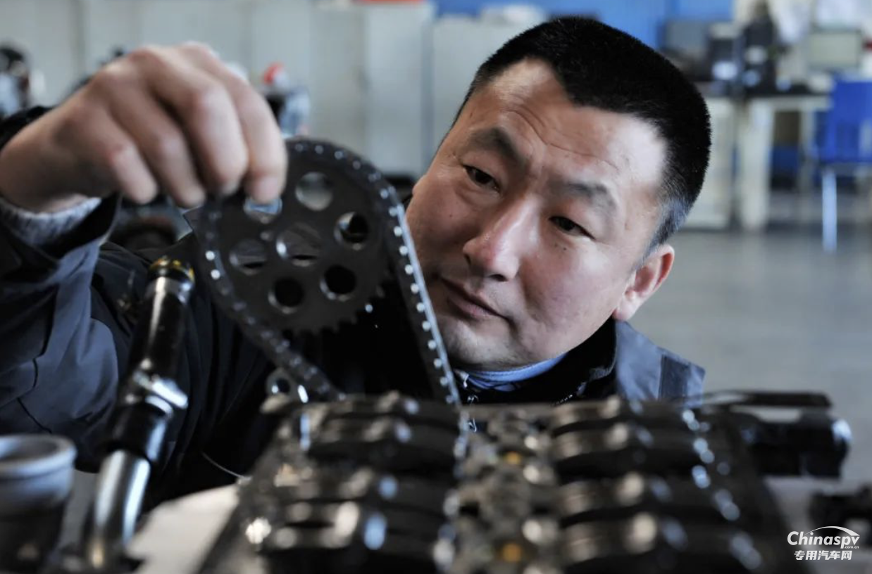 質(zhì)贏未來(lái) 解放動(dòng)力馬成忠：匠心質(zhì)造，做品質(zhì)領(lǐng)航者