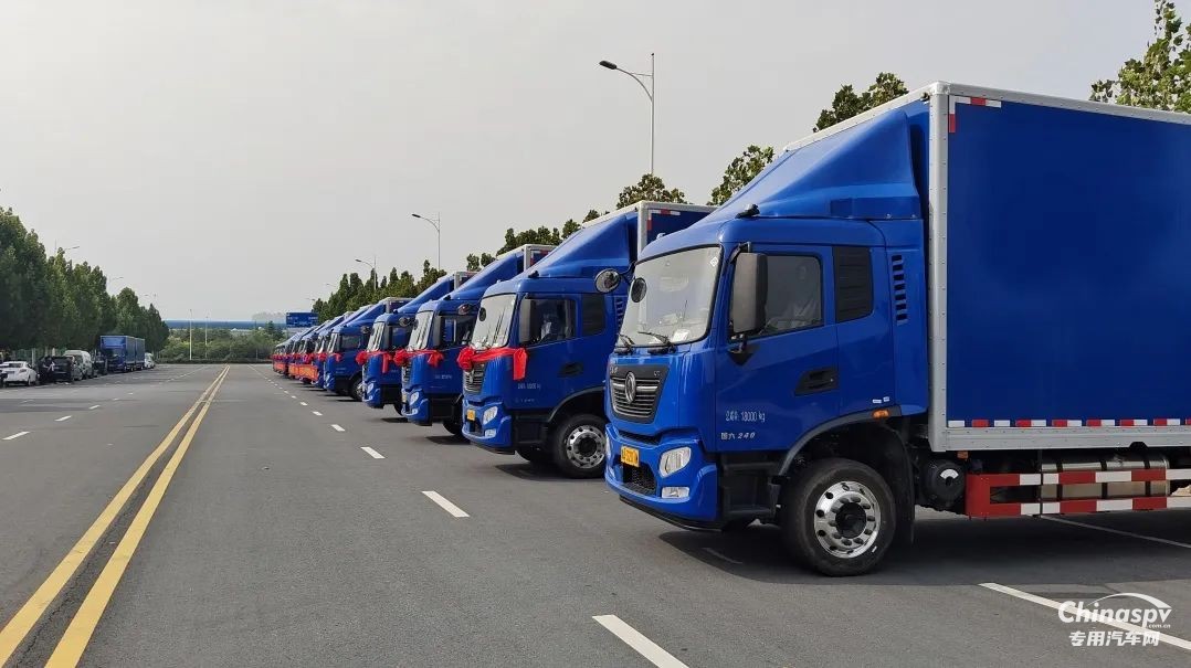 “雙百”交車儀式圓滿完成！東風(fēng)康明斯賦能德邦快遞新運(yùn)力