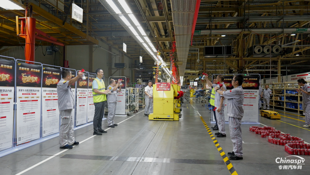 雙10000臺(tái)下線！東風(fēng)龍擎刷新“可靠”里程碑