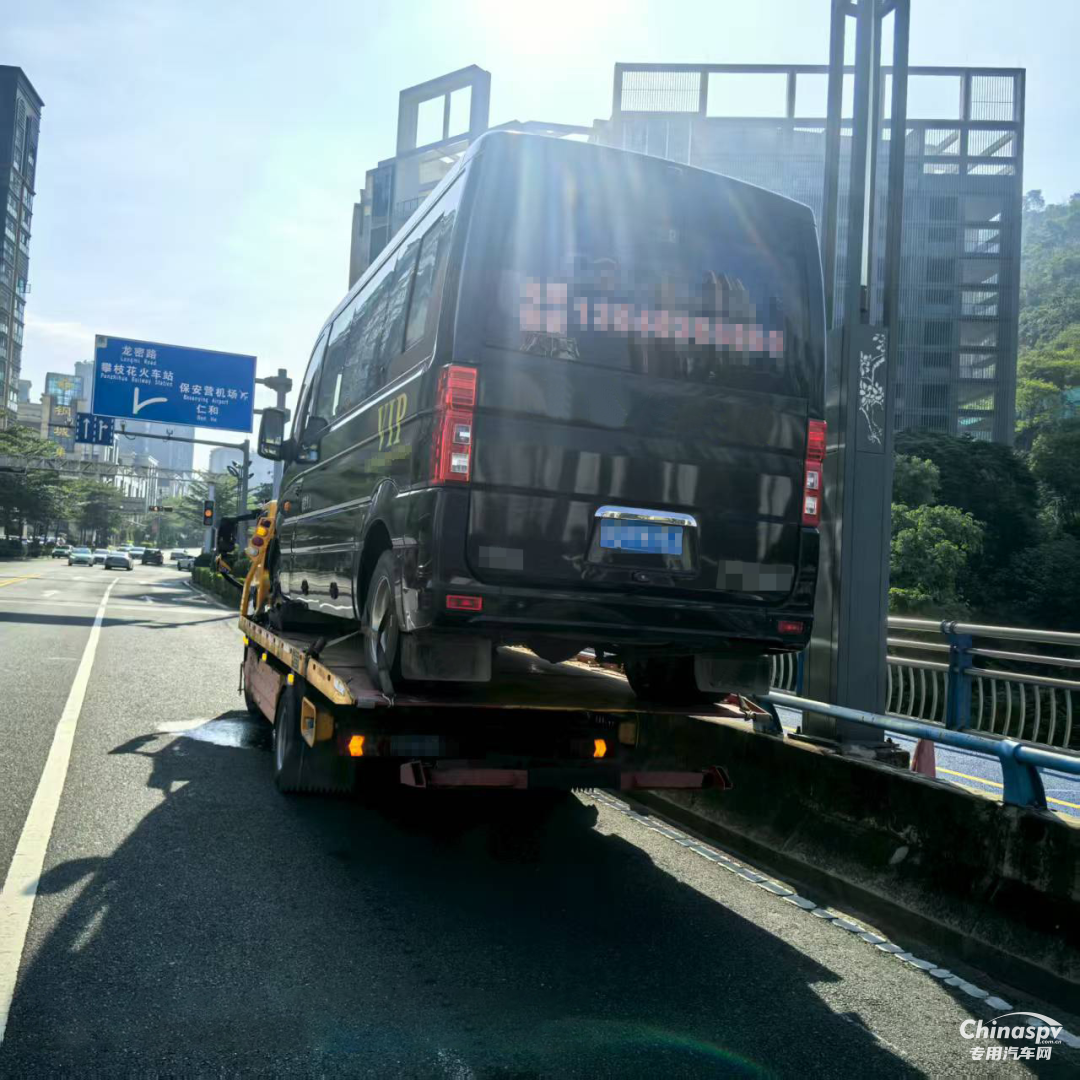 清障救援“不考慮其他車”！羅老板只認(rèn)陜汽+康明斯