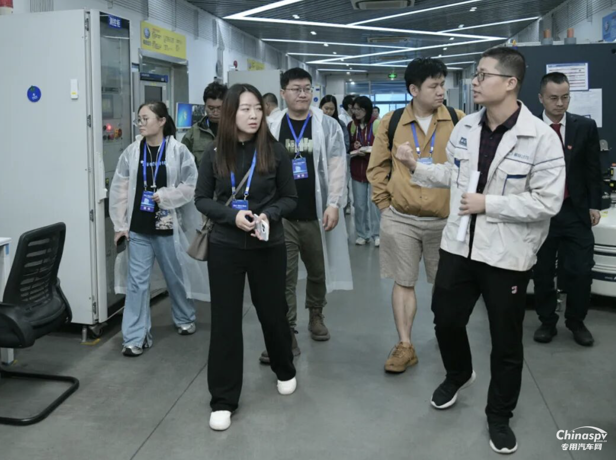 10多家媒體探訪一汽解放無錫研發(fā)基地，體驗(yàn)發(fā)動機(jī)“極限試煉”