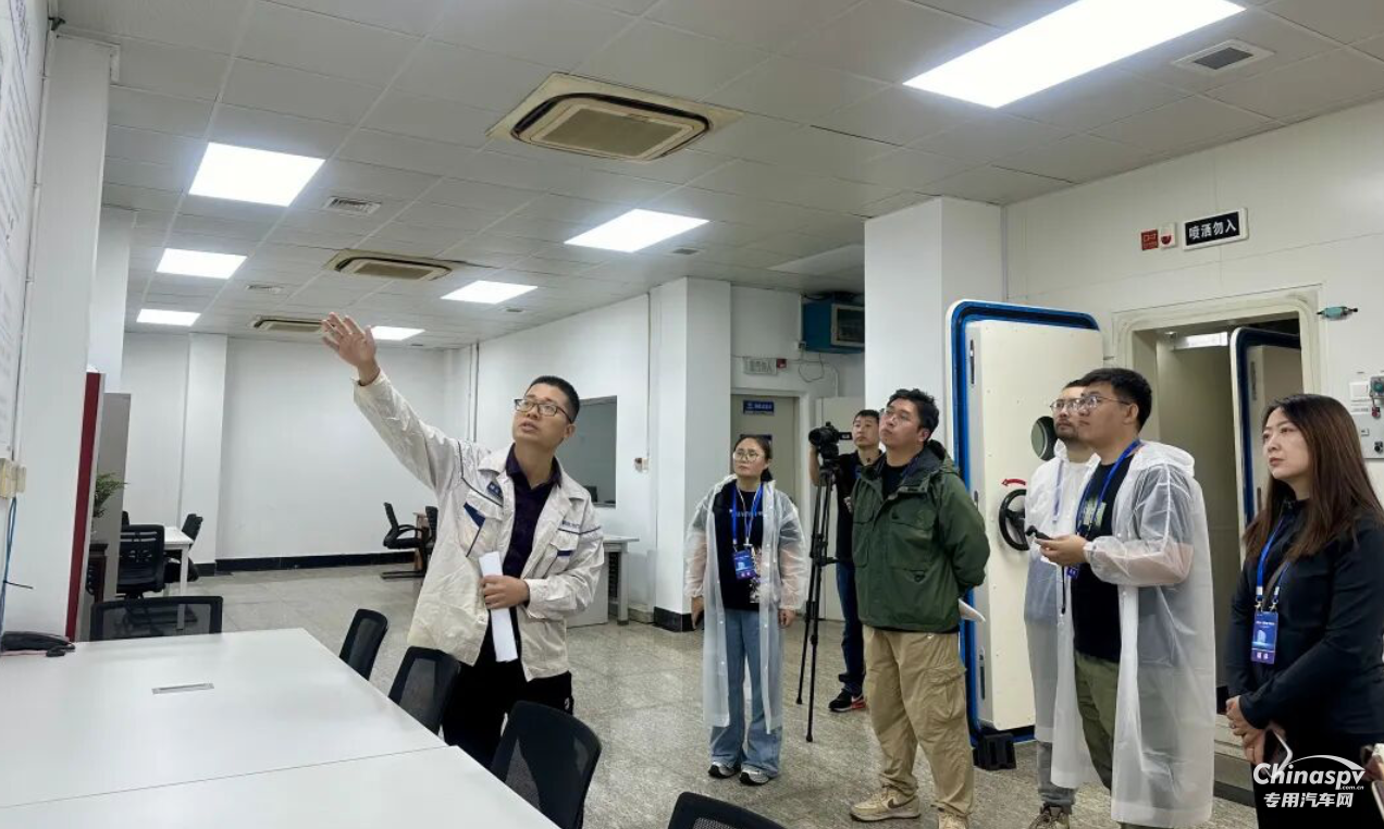10多家媒體探訪一汽解放無錫研發(fā)基地，體驗(yàn)發(fā)動機(jī)“極限試煉”