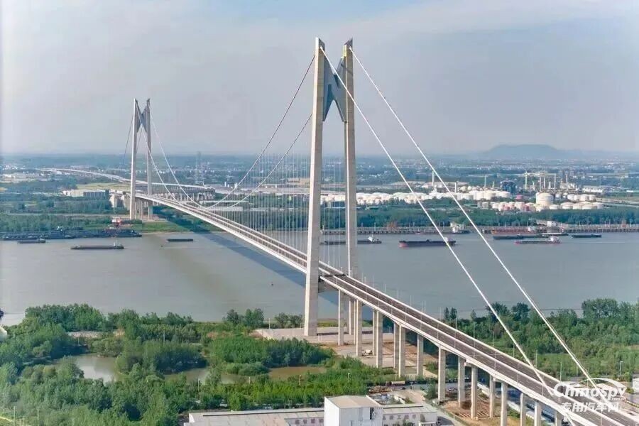 南京新生圩長(zhǎng)江大橋危化品運(yùn)輸車輛禁行