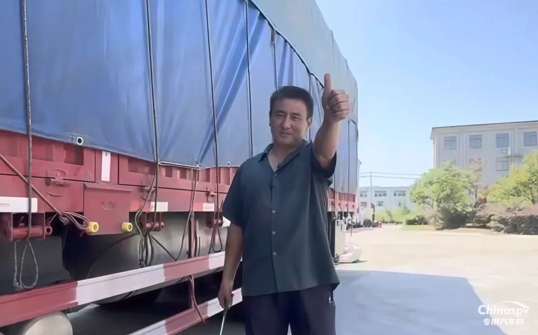 百公里油耗22L!玉柴大馬力重機(jī)成為陳師傅賺錢的“好拍檔”