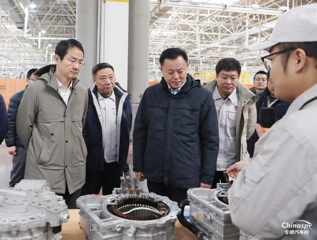 王志宇深入一汽解放動(dòng)力總成事業(yè)部長(zhǎng)春工廠開(kāi)展新能源業(yè)務(wù)調(diào)研