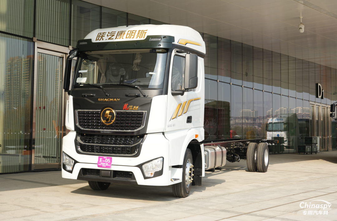 全域深耕 全景突破！西安康明斯閃耀陜汽重卡2026商務年會！