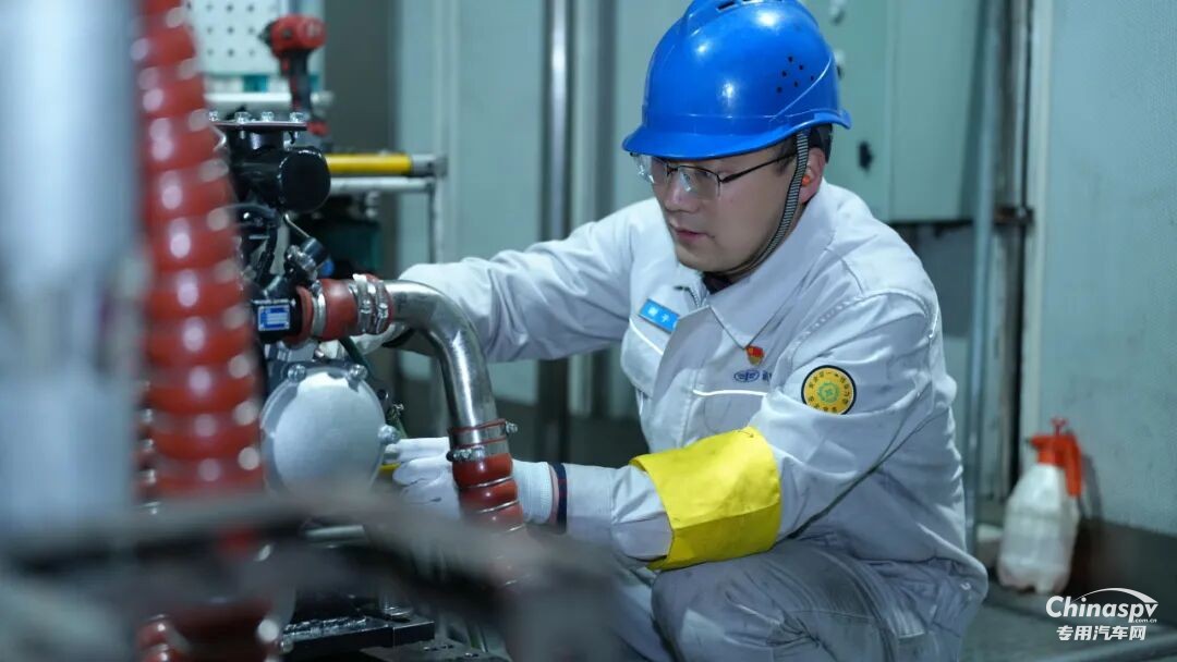 解放動(dòng)力謝子奇:一線淬初心 雙線寫擔(dān)當(dāng)