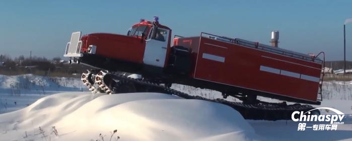 冰天雪地下，俄羅斯的消防車是什么樣子的？