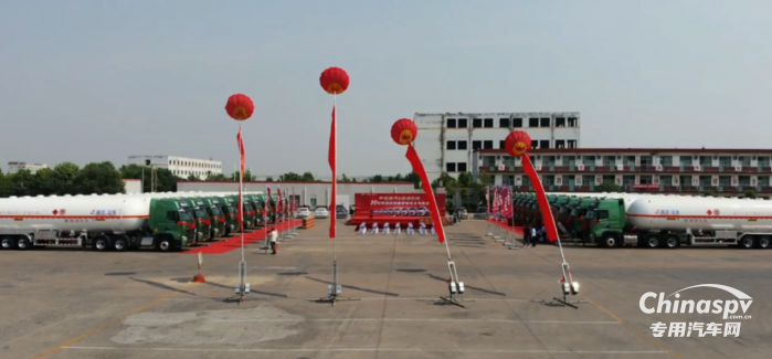 豪沃T7H危化品牽引車(chē)助力魯清石化高質(zhì)量發(fā)展再提速！