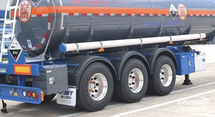 中集強冠合金鋼液罐車-8類腐蝕性危險品運輸旗艦車