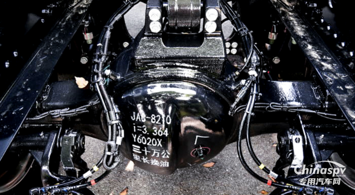 拉風(fēng)外形+高端內(nèi)核，江淮跨越V5閃耀武漢車展