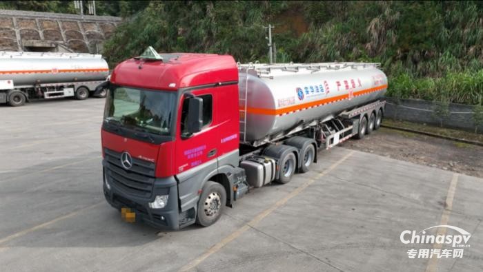 從試一試到批量采購 奔馳卡車何以得到標(biāo)桿危運企業(yè)認可