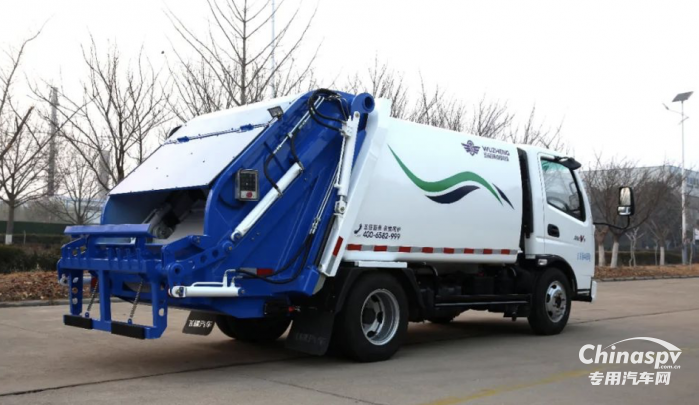 五征環(huán)保科技藍(lán)牌壓縮式垃圾車，助力潔凈城市煥新顏！
