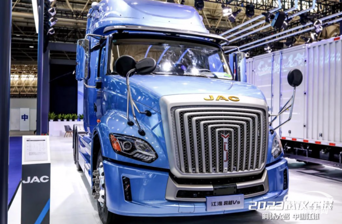 拉風(fēng)外形+高端內(nèi)核，江淮跨越V5閃耀武漢車展