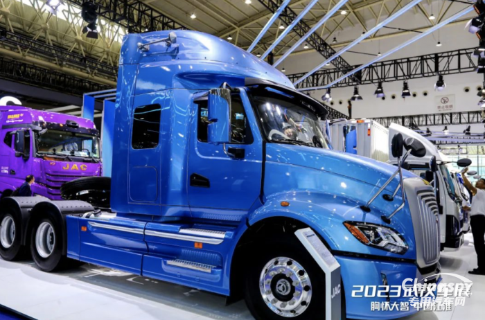 拉風(fēng)外形+高端內(nèi)核，江淮跨越V5閃耀武漢車展