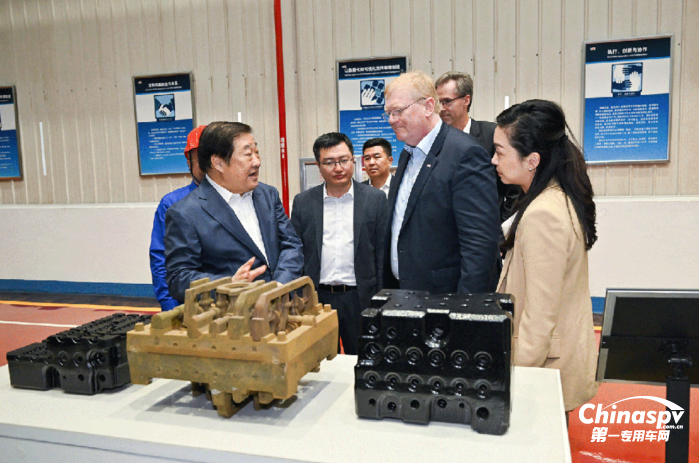 德國博世集團(tuán)董事會主席史蒂凡·哈通一行訪問濰柴