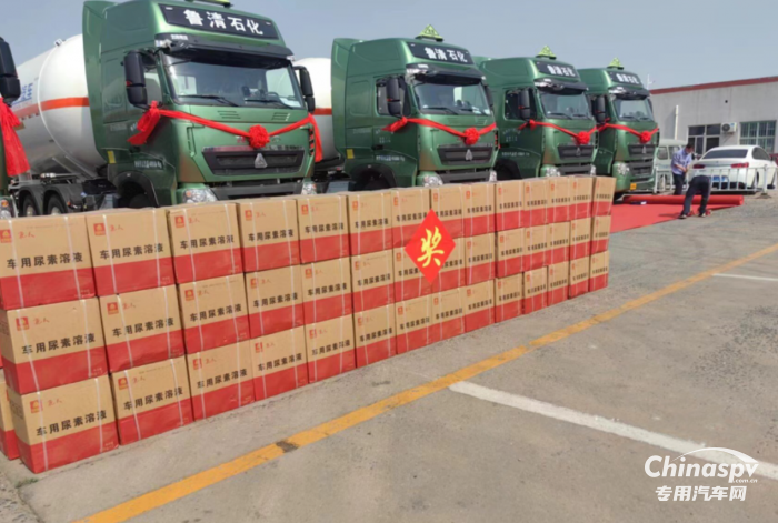 豪沃T7H危化品牽引車(chē)助力魯清石化高質(zhì)量發(fā)展再提速！