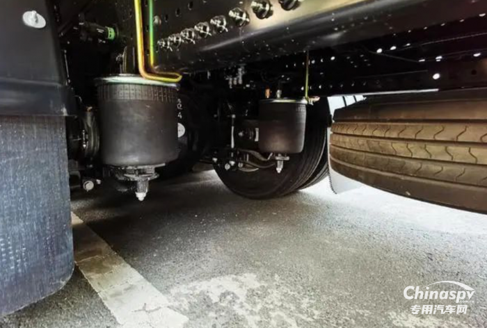 為冷鏈助力，為春運(yùn)“保鮮” 580大馬力北京追夢(mèng)冷鏈車了解一下