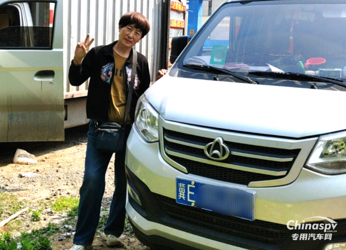 省錢又省心，長安跨越王X3CNG給予她持續(xù)拼搏的底氣!